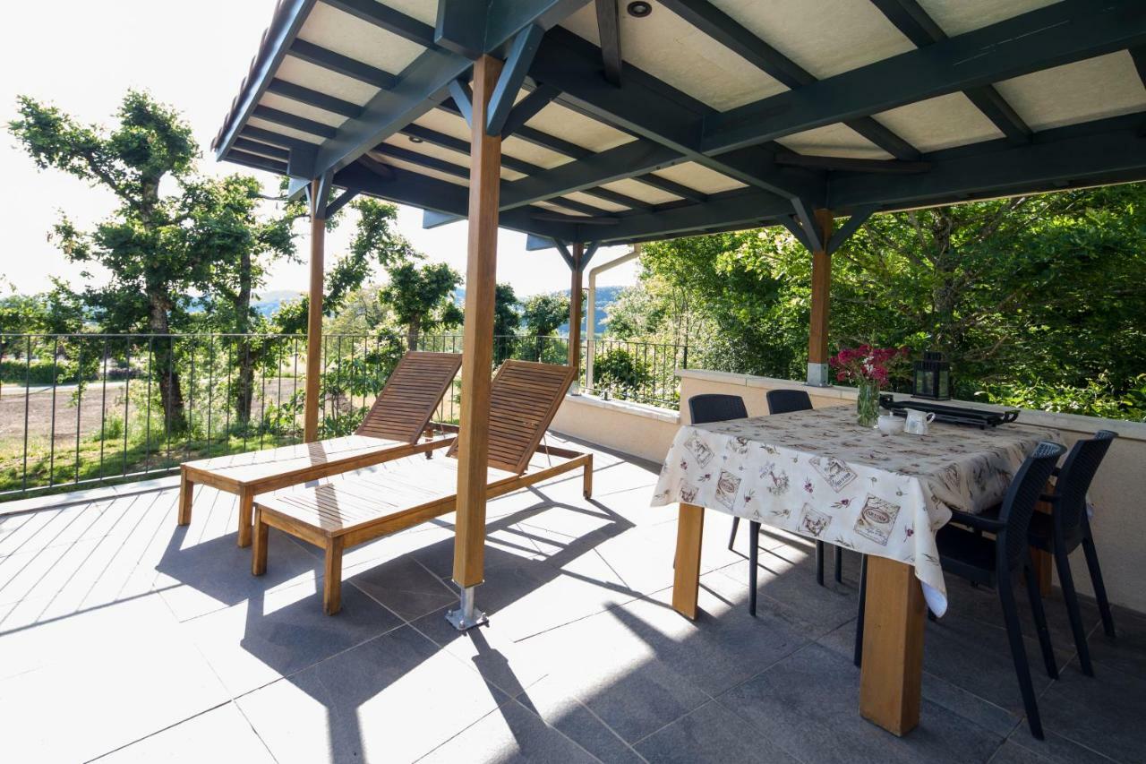 Domaine L'Ancien Vignoble Apartman Saint-Julien-de-Lampon Kültér fotó